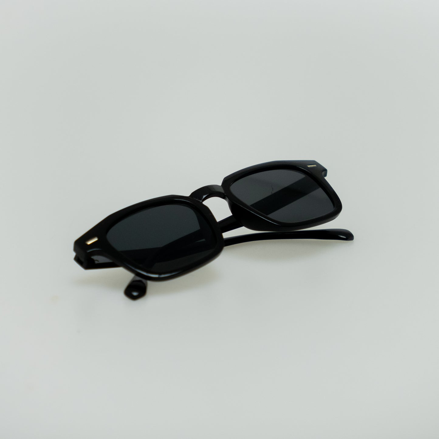VELASCO | BLACK