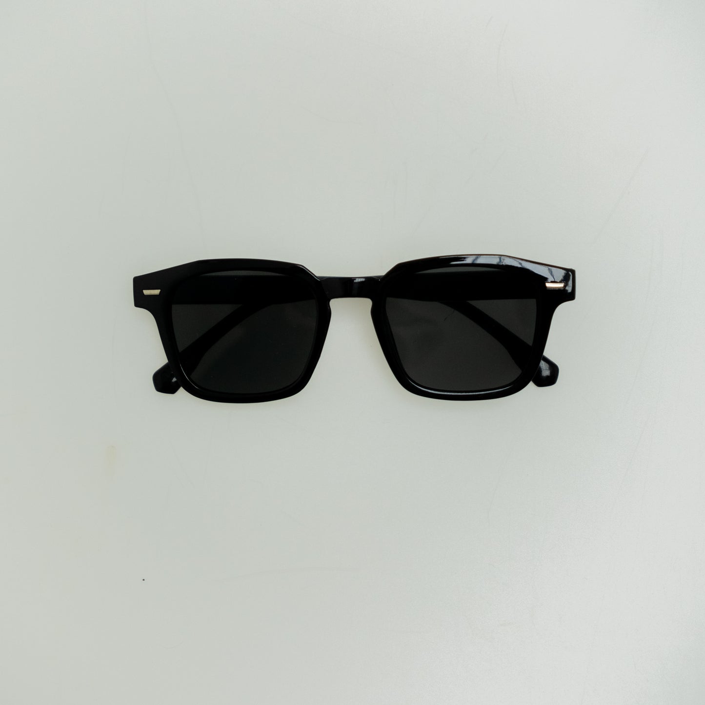VELASCO | BLACK