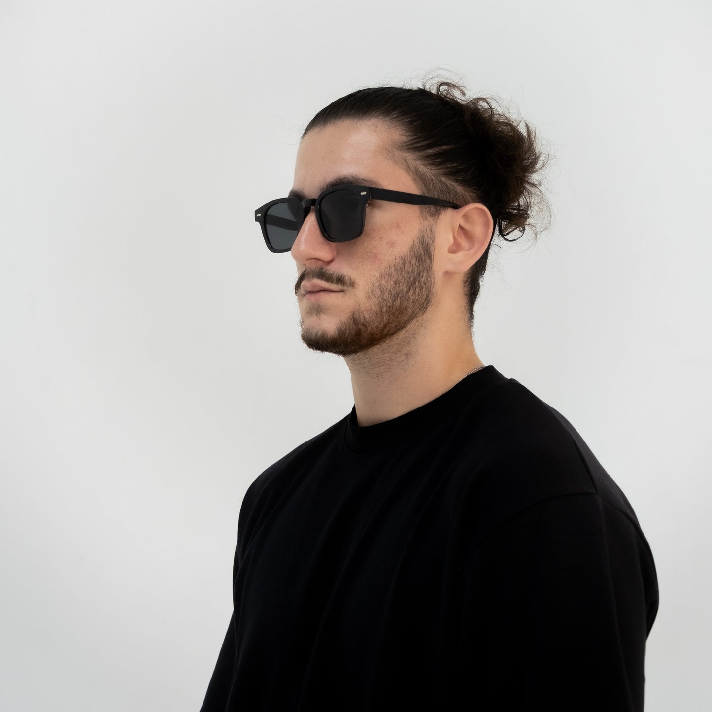 VELASCO | BLACK