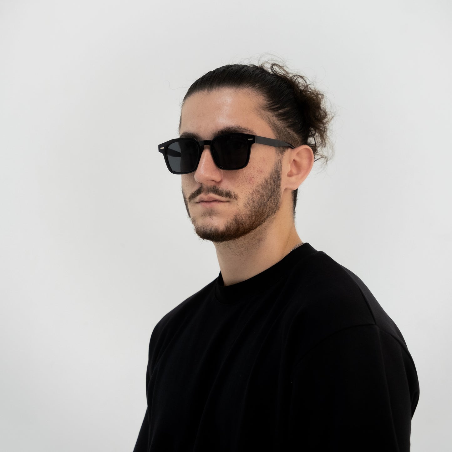 VELASCO | BLACK